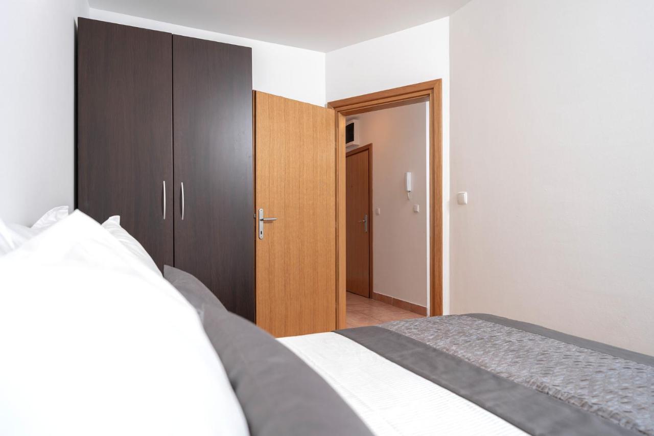 Villa Dalmatia Apartments 볼 외부 사진