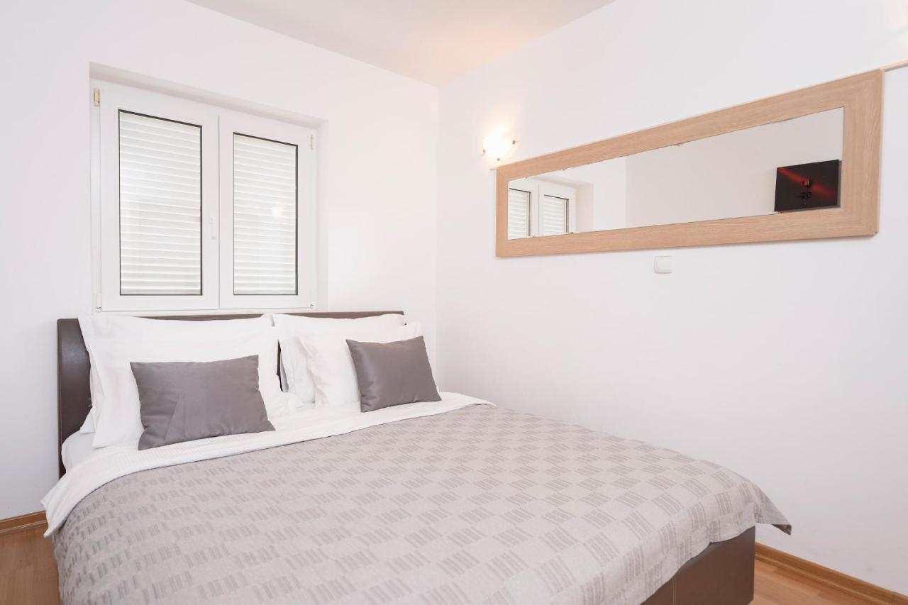 Villa Dalmatia Apartments 볼 외부 사진
