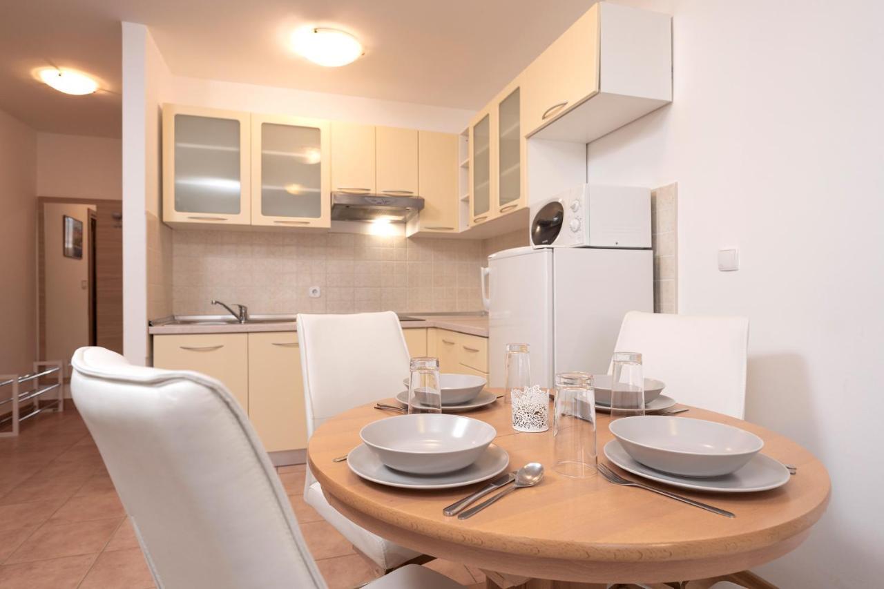 Villa Dalmatia Apartments 볼 외부 사진