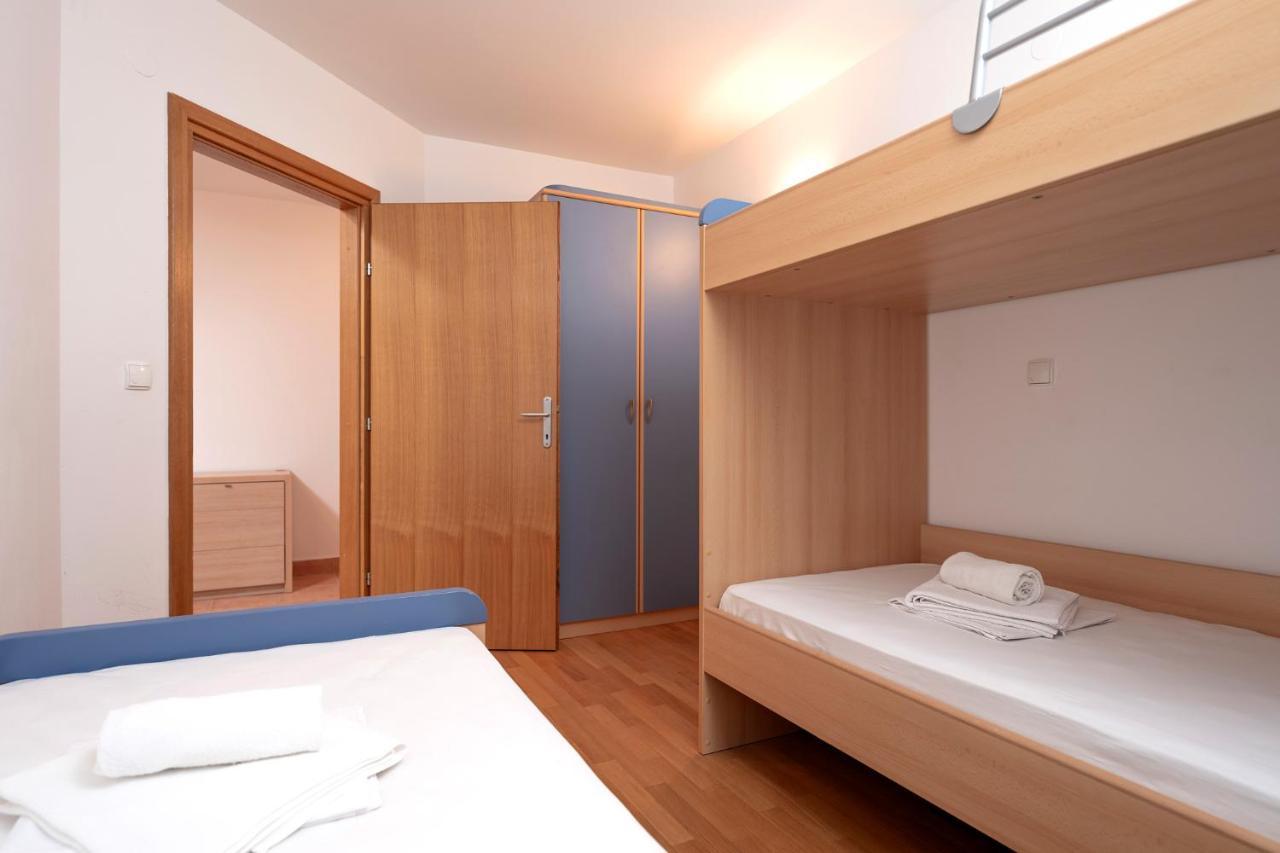 Villa Dalmatia Apartments 볼 외부 사진