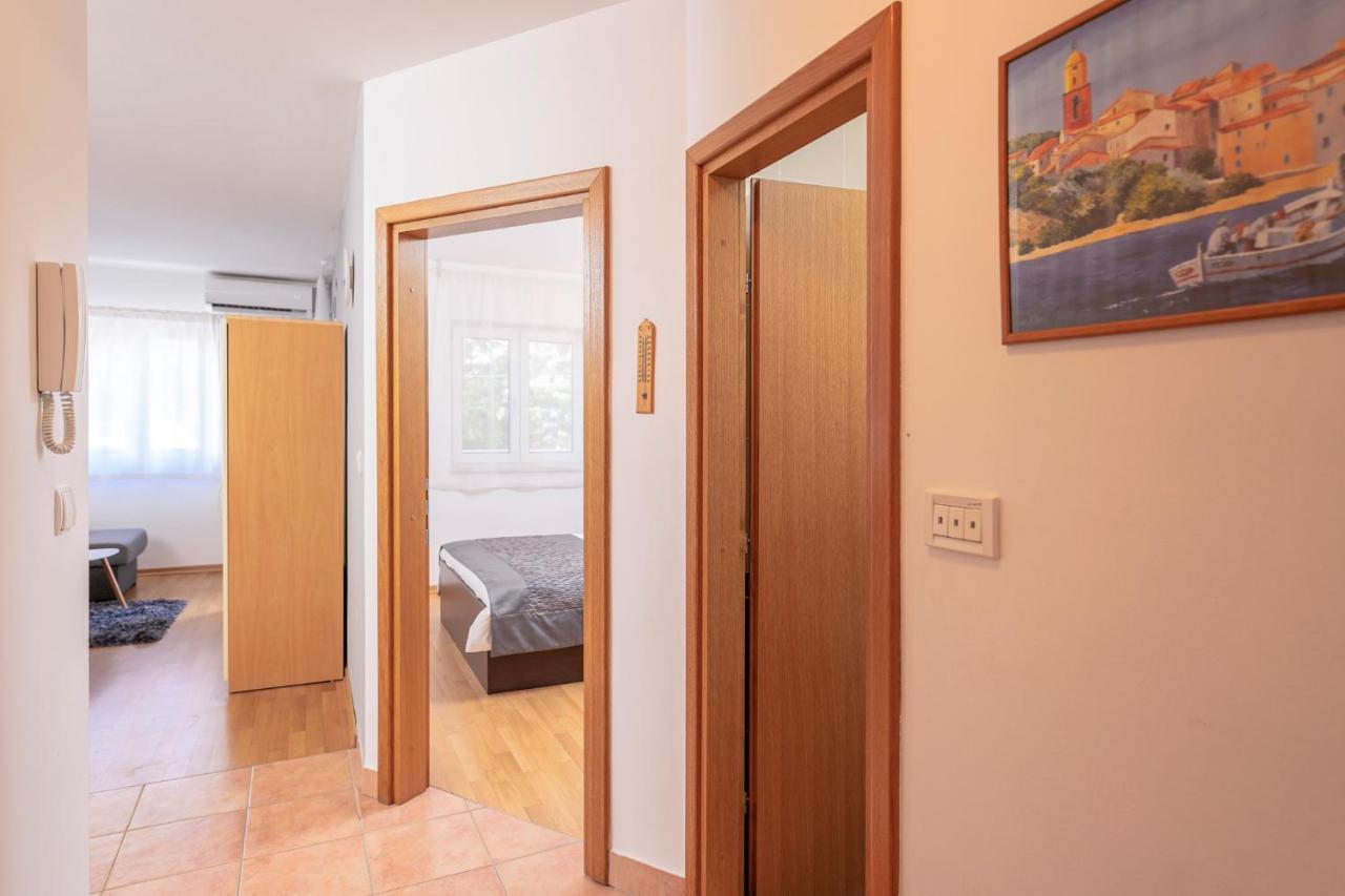 Villa Dalmatia Apartments 볼 외부 사진