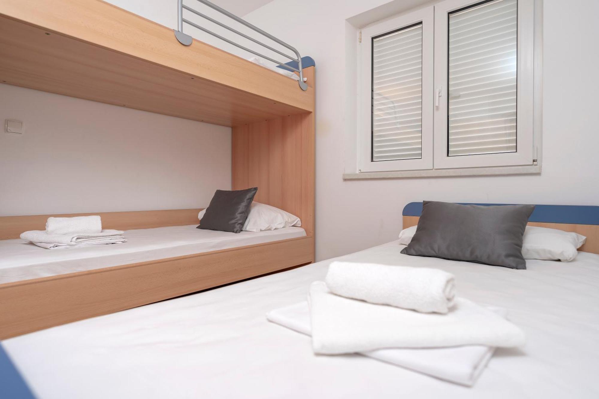 Villa Dalmatia Apartments 볼 외부 사진