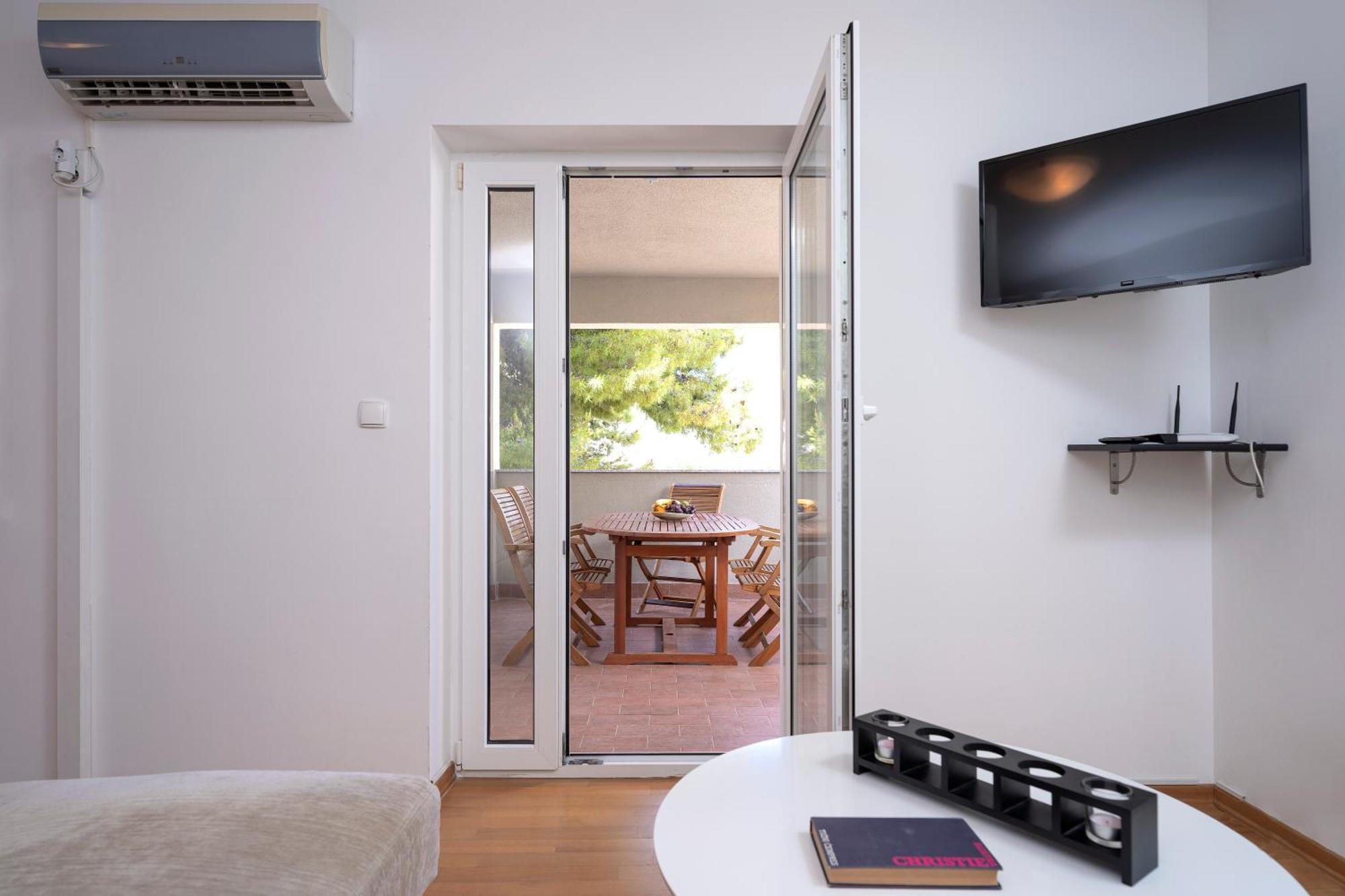Villa Dalmatia Apartments 볼 외부 사진