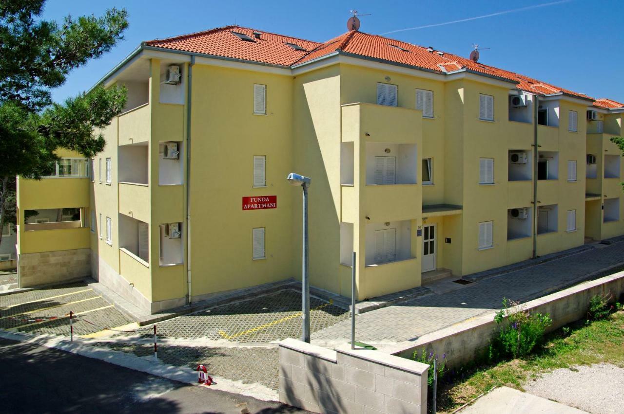 Villa Dalmatia Apartments 볼 외부 사진