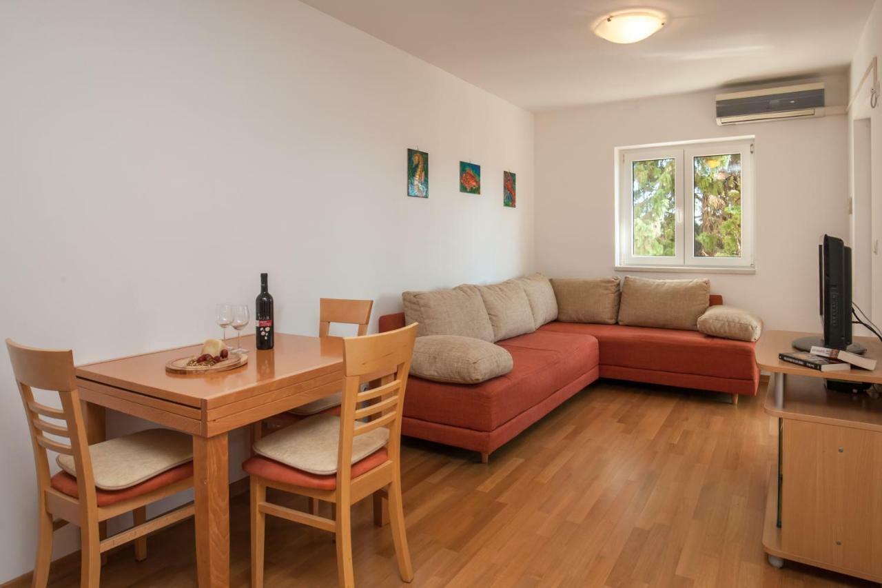 Villa Dalmatia Apartments 볼 외부 사진